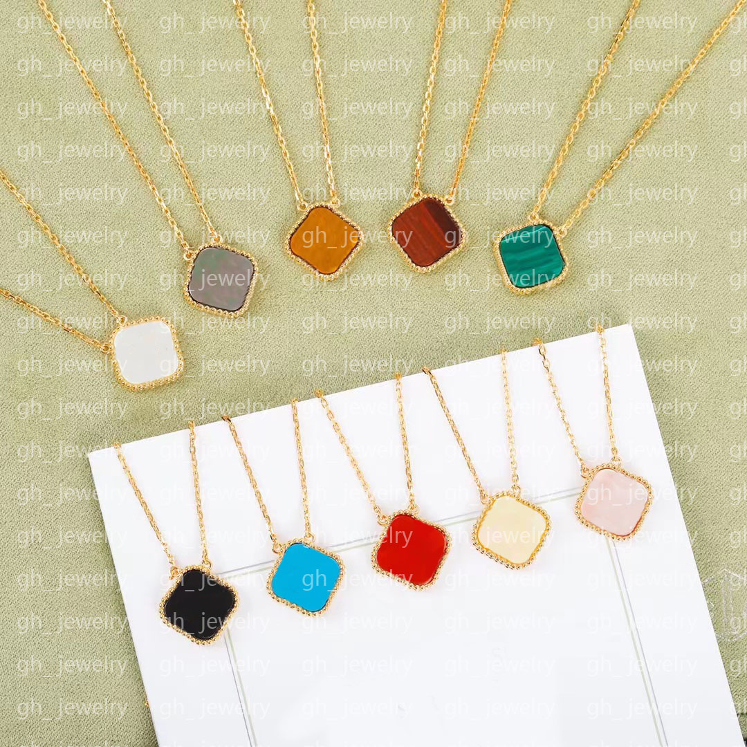 Luxury Designer Exquisite Pendant Necklaces 18k Gold Fritillary Clover Necklace for women party lovers gift jewelry
Luxury Designer Exquisite Pendant Necklaces 18k Gold Fritillary Clover Necklace for women party lovers gift jewelry