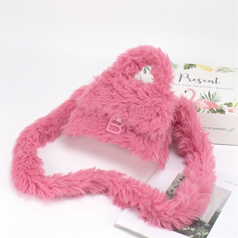 Fashion Womens Bag Ins Faux Fur Hourglass Shoulder s Sweet Cute Winter Plush Satchels Fluffy s Designer Handbag 220819