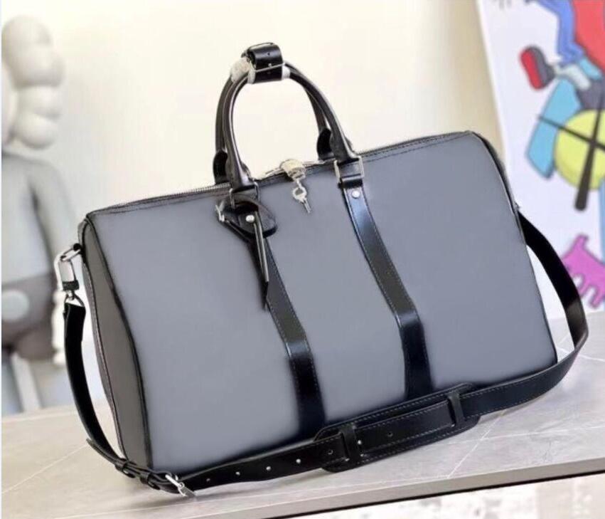 Luxury designer men Suitcases luggage Sport Outdoor Genuine Leather Packs shoulder Travel bags messenger Totes bags Unisex handbags With Lock Duffel Bag
Luxury designer men Suitcases luggage Sport Outdoor Genuine Leather Packs shoulder Travel bags messenger Totes bags Unisex handbags With Lock Duffel Bag