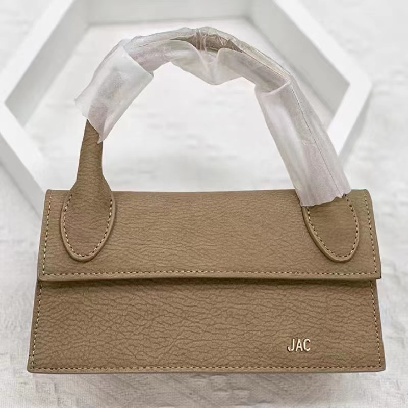 Top quality classic clutch Leather tote Designer Bag Crossbody Womens famous messenger baguette handbag Luxury mens Shoulder Bags handbags jacquems LE Chiquito, Box
Top quality classic clutch Leather tote Designer Bag Crossbody Womens famous messenger baguette handbag Luxury mens Shoulder Bags handbags jacquems LE Chiquito, Box