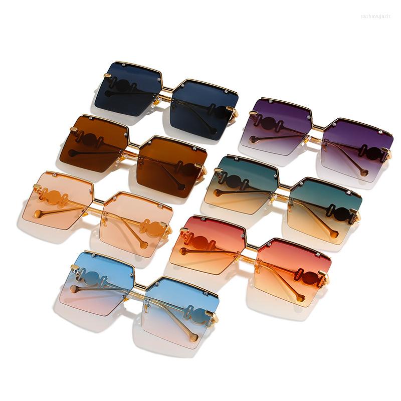 Sunglasses Luxury Est 2022 Designer INS Trendy Women Oversized Square Metal Alloy UV Protection Gradient Shades SunniesSunglasses
Sunglasses Luxury Est 2022 Designer INS Trendy Women Oversized Square Metal Alloy UV Protection Gradient Shades SunniesSunglasses