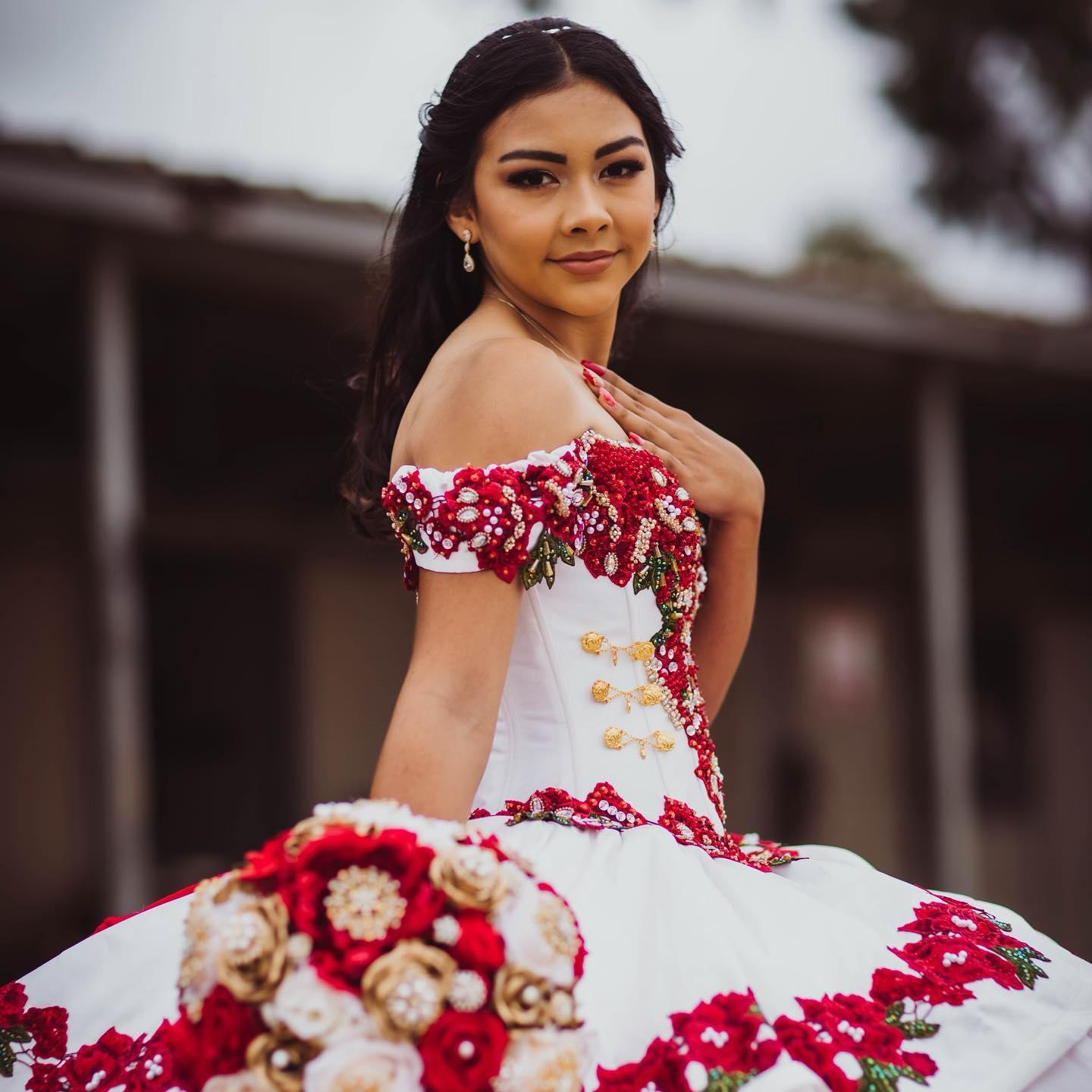 Charro Mexican Style Floral Quinceanera Dresses White And Red Ruffles Tiers Long Prom Pagenat Ball Gown Sweet 15 Dress Off Shoulder Crystals Beaded Ma
