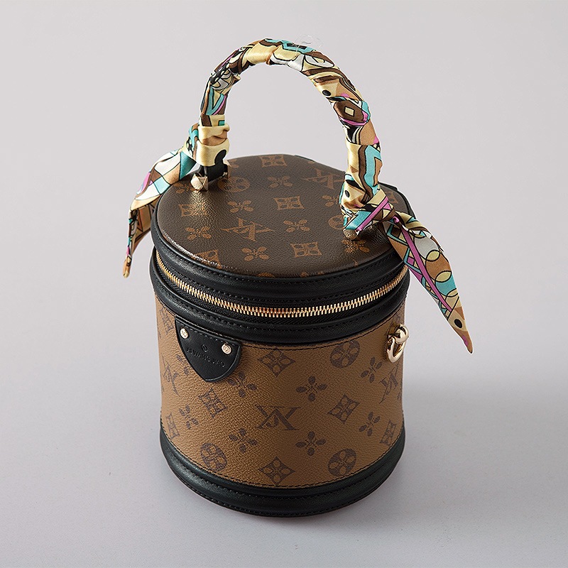 Accessories high quality Women fashion letter Bucket bag Luxurys Designers leather handbag
Accessories high quality Women fashion letter Bucket bag Luxurys Designers leather handbag