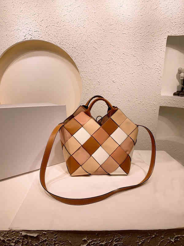 Shoulder Bags Crossbody Classic Shoulder Bags Tote Women Senior Feeling Portable Shopping Handbag Woven Leather Designer Female Purses, 05
Shoulder Bags Crossbody Classic Shoulder Bags Tote Women Senior Feeling Portable Shopping Handbag Woven Leather Designer Female Purses, 05