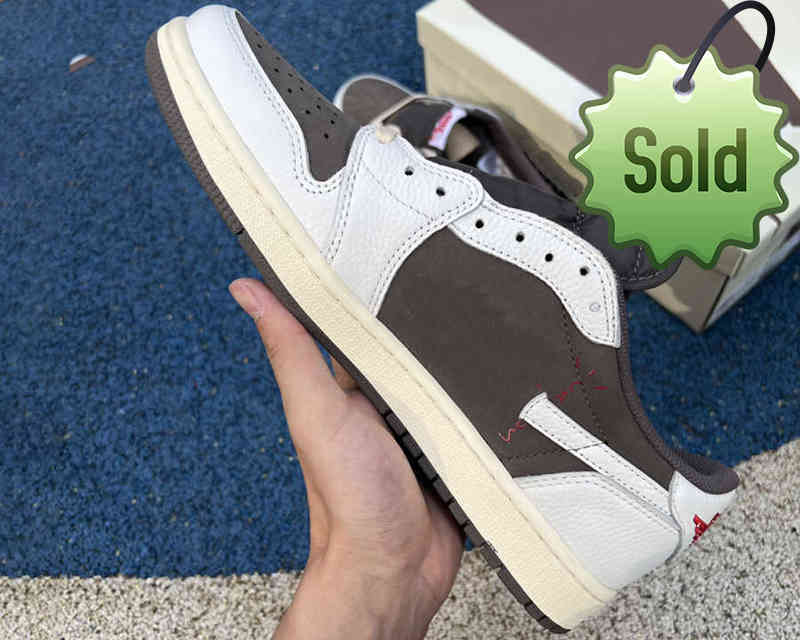 Summer Sandals Reverse Mocha TS 1S Low OG TS SP 1 Mens Basketball Shoes Color White Brown Beige Khaki University Outdoor Sneakers CD4487-100
Summer Sandals Reverse Mocha TS 1S Low OG TS SP 1 Mens Basketball Shoes Color White Brown Beige Khaki University Outdoor Sneakers CD4487-100