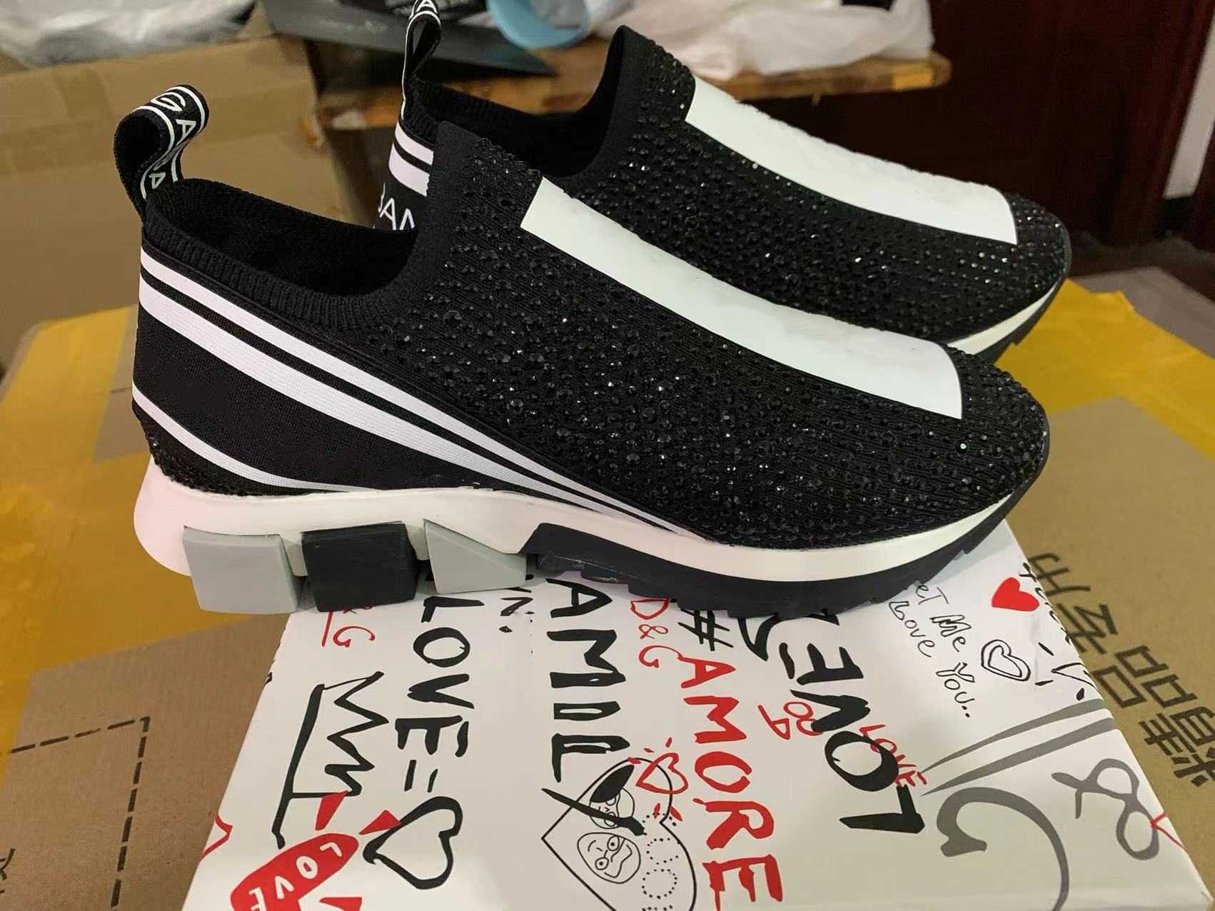 2022 classic designer casual shoes for men women comfortable breathable flying woven fabric soft and wear-resistant outsole couple shoes with packaging