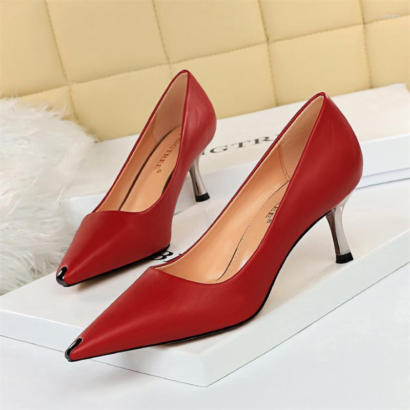 Dress Shoes Elegant Metal Pointed Toe Women Pumps Autumn Soft Leather Woman Comfort High Heels 6cm Work Female ShoesDress, Black
Dress Shoes Elegant Metal Pointed Toe Women Pumps Autumn Soft Leather Woman Comfort High Heels 6cm Work Female ShoesDress, Black