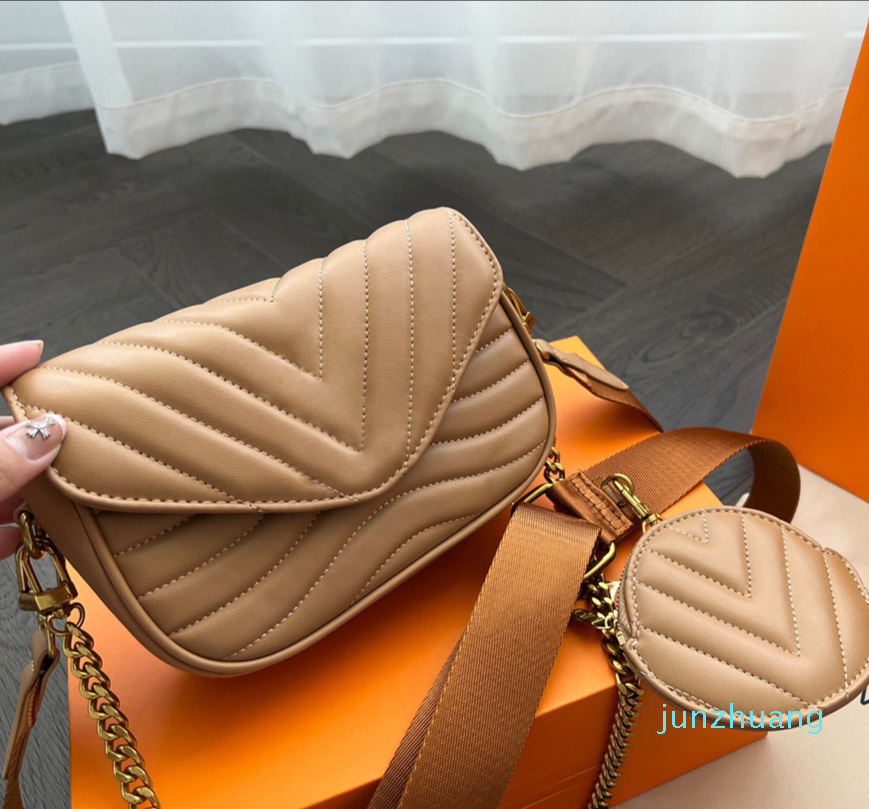 2022 Shoulder Bags Womens Designer Cross Body Bags Fashion Embroidered Letter Pattern Chain Tote handbag High Quality, Red
2022 Shoulder Bags Womens Designer Cross Body Bags Fashion Embroidered Letter Pattern Chain Tote handbag High Quality, Red