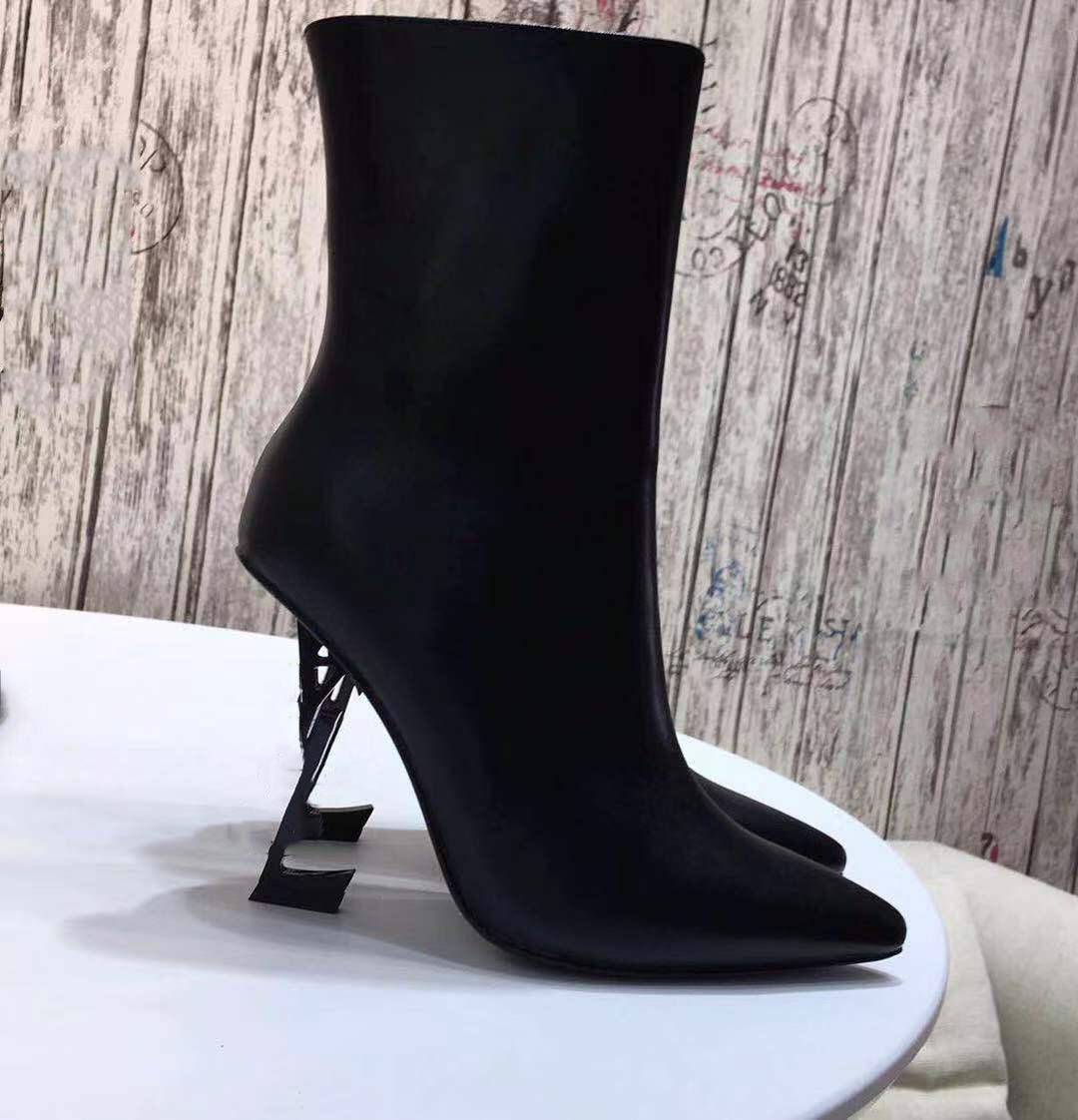 Brand Woman Wedding Shoes High-heeled Real Leather Boots Winter Boots Fashion Pumps 11cm High Heels Designer Boot
Brand Woman Wedding Shoes High-heeled Real Leather Boots Winter Boots Fashion Pumps 11cm High Heels Designer Boot