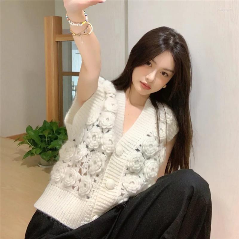 Women' Vests Women' 2022 Autumn And Winter V-neck Knitted Vest Small Design Sense Three-dimensional Flower Hollowed Out Short, J8057
Women' Vests Women' 2022 Autumn And Winter V-neck Knitted Vest Small Design Sense Three-dimensional Flower Hollowed Out Short, J8057