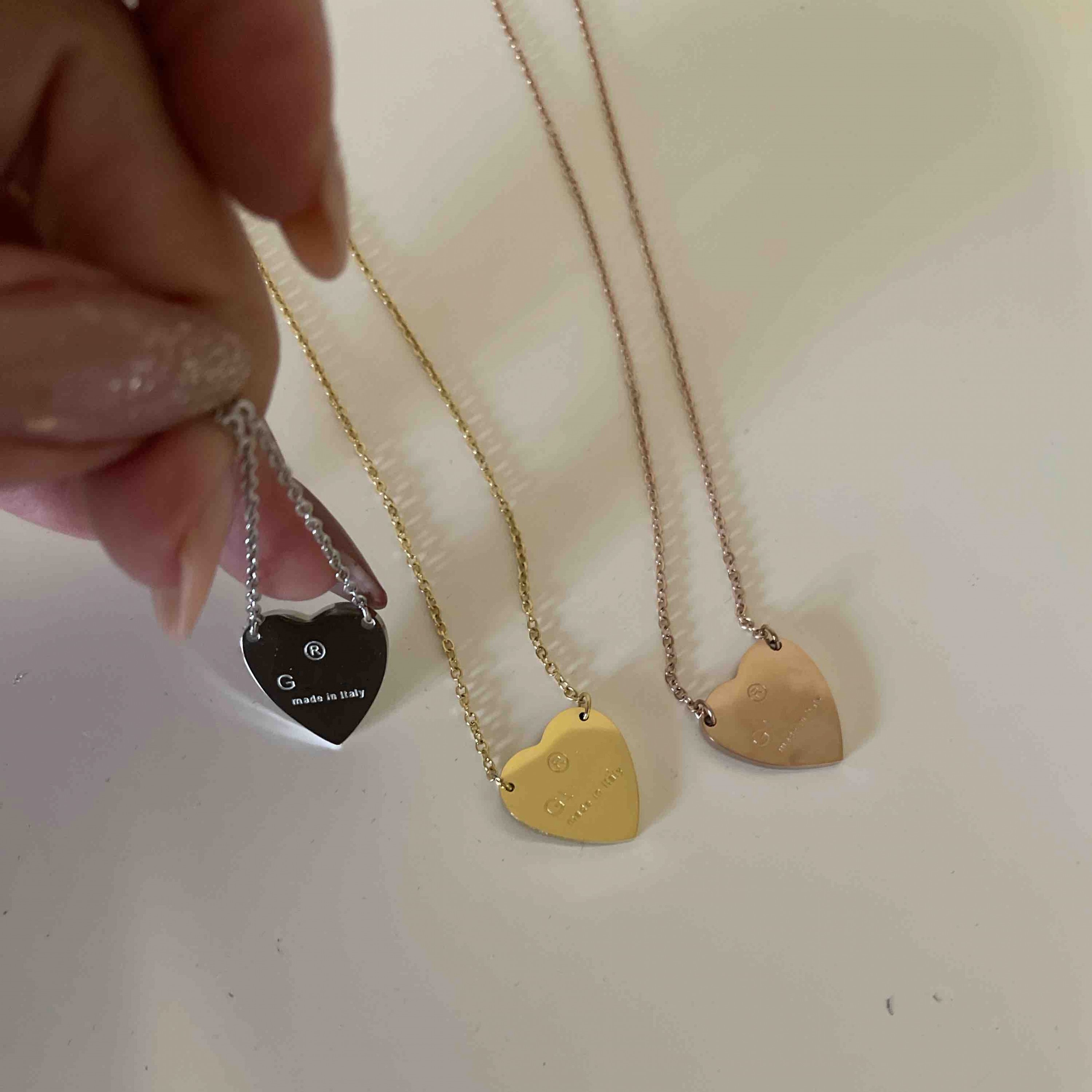 Factory wholesale necklace high polished easy chic simple letter pendant long thin choker Stainless Steel Gold silver rose filled girls Women 50cm-60cm
Factory wholesale necklace high polished easy chic simple letter pendant long thin choker Stainless Steel Gold silver rose filled girls Women 50cm-60cm