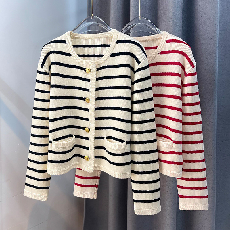 Women' Fur Faux Fur Spring O Neck Long Sleeve Woman Sweater Coat Simple Loose Casual All Match Striped Knitted Cardigan Elegant Vintage Tops 220826, Black
Women' Fur Faux Fur Spring O Neck Long Sleeve Woman Sweater Coat Simple Loose Casual All Match Striped Knitted Cardigan Elegant Vintage Tops 220826, Black