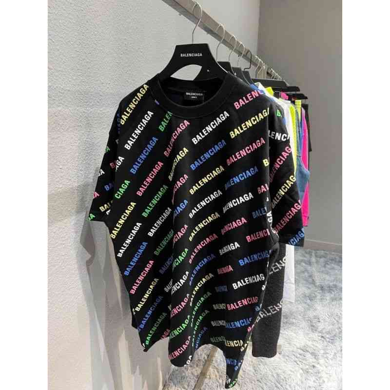 T shirt Baleciga's designer shirts Baga Paris New Fashion Brand Full Printed Bubble Hair Letters Men's Women's Short Sleeve Shoulder Drop Loose Versatile Cotton, Black
T shirt Baleciga's designer shirts Baga Paris New Fashion Brand Full Printed Bubble Hair Letters Men's Women's Short Sleeve Shoulder Drop Loose Versatile Cotton, Black