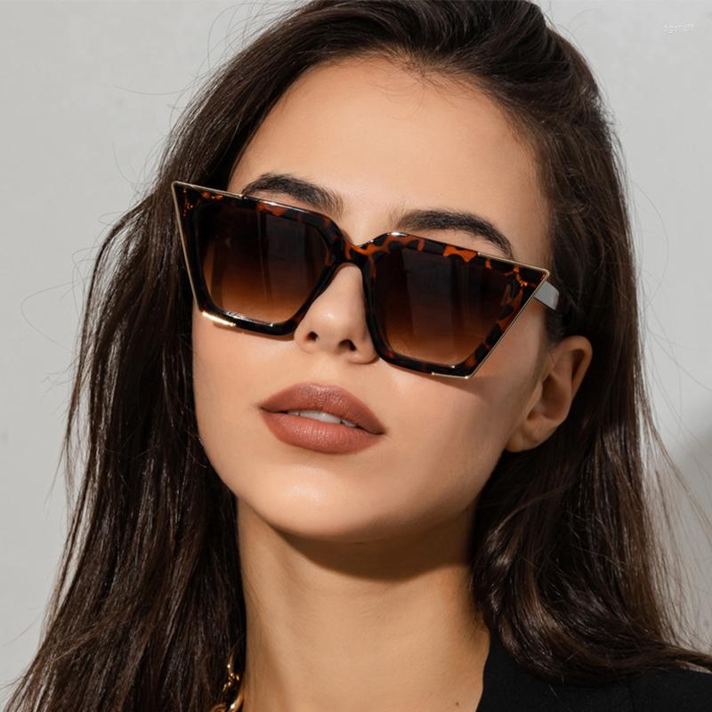 Sunglasses Classic Cat Eye Women Vintage Style Oversized Female Eyewear Cateye Glasses UV400
Sunglasses Classic Cat Eye Women Vintage Style Oversized Female Eyewear Cateye Glasses UV400