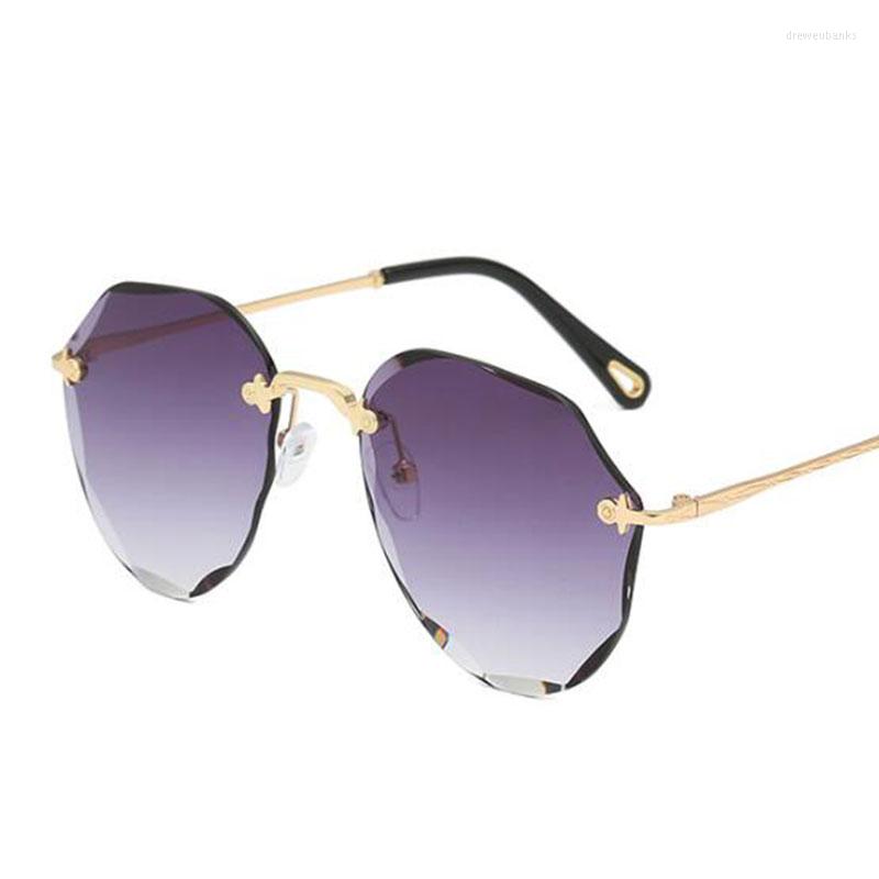 Sunglasses Fashion Red Pilot Glasses Women Rimless Designer Crystal Sun Men Thick Polishing EyewearSunglassesSunglasses
Sunglasses Fashion Red Pilot Glasses Women Rimless Designer Crystal Sun Men Thick Polishing EyewearSunglassesSunglasses
