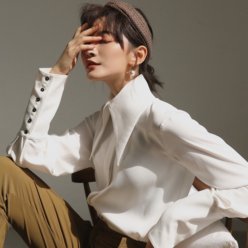 Women's Blouses Shirts England Style Vintage Blouse Autumn White Lantern Long Sleeve Big Pointed Lapel Simple Comfortable Loose Shirt Women 22082