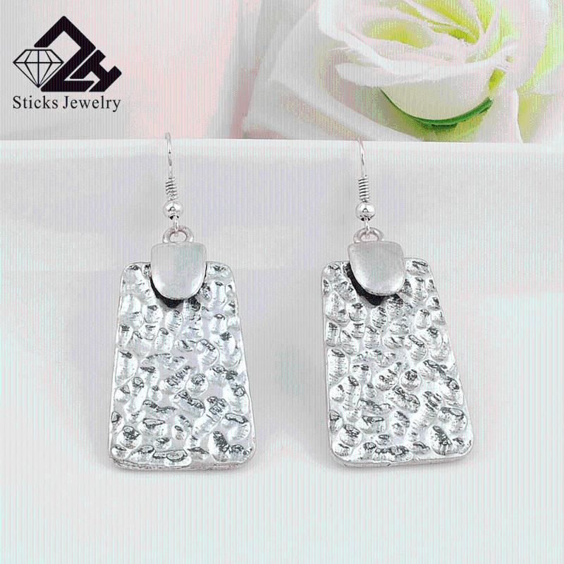 Dangle Earrings & Chandelier Modern Environmentally Friendly Zinc Alloy Hammer Punk For WomenDangle
Dangle Earrings & Chandelier Modern Environmentally Friendly Zinc Alloy Hammer Punk For WomenDangle
