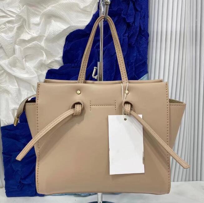 New Solid Color Tote Large-Capacity Women's Square Bag Fashion Handbasg, As pic
New Solid Color Tote Large-Capacity Women's Square Bag Fashion Handbasg, As pic