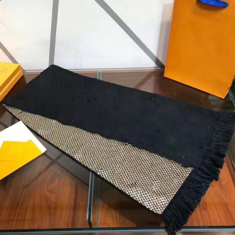 Fashion Winter LOGOMANIA SHINE Cashmere Scarf Women and Men Two Side Black Red Silk Wool Blanket Scarfs Pashmina Scarves and Shawls
Fashion Winter LOGOMANIA SHINE Cashmere Scarf Women and Men Two Side Black Red Silk Wool Blanket Scarfs Pashmina Scarves and Shawls