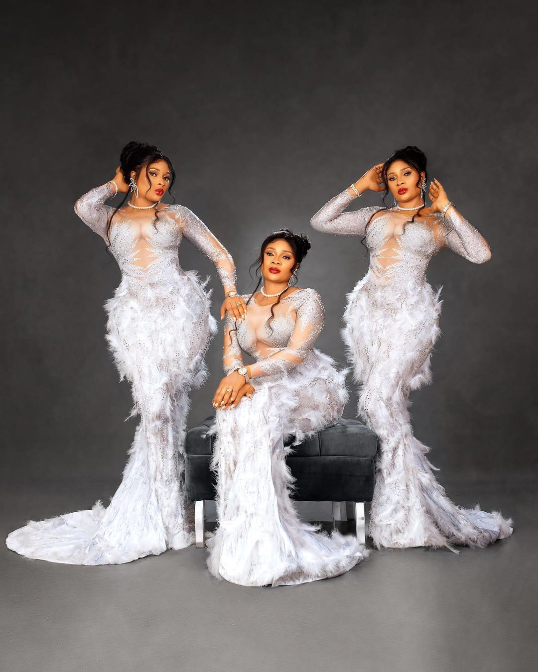 Sexy Feather Mermaid Wedding Dresses Scoop Neck Plus Size Crystal Bridal Gowns Custom Made Long Sleeve Beads Formal Dress Robe De Soiree