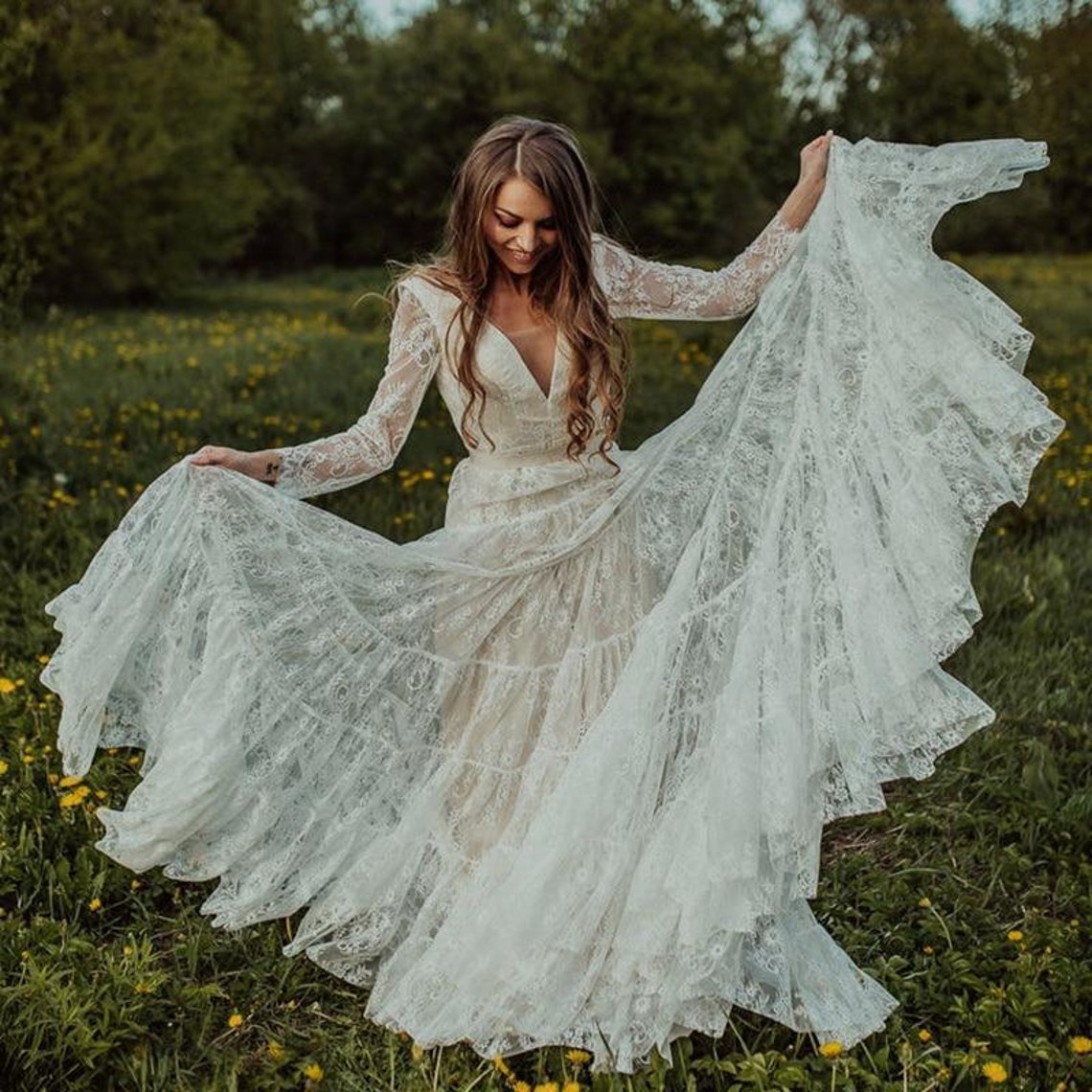 Bohemian Lace Wedding Dresses Backless Bridal Gowns Long Sleeves Deep V Neck A Line Sweep Train Tulle robe de mariee