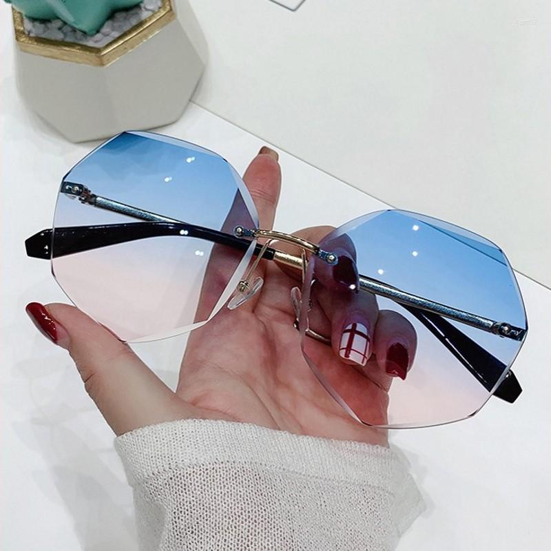 Sunglasses Rimless Round Women Sexy Gradient Oversized Sun Glasses Vintage Female Blue Pink Eyewear Shades UV400Sunglasses
Sunglasses Rimless Round Women Sexy Gradient Oversized Sun Glasses Vintage Female Blue Pink Eyewear Shades UV400Sunglasses
