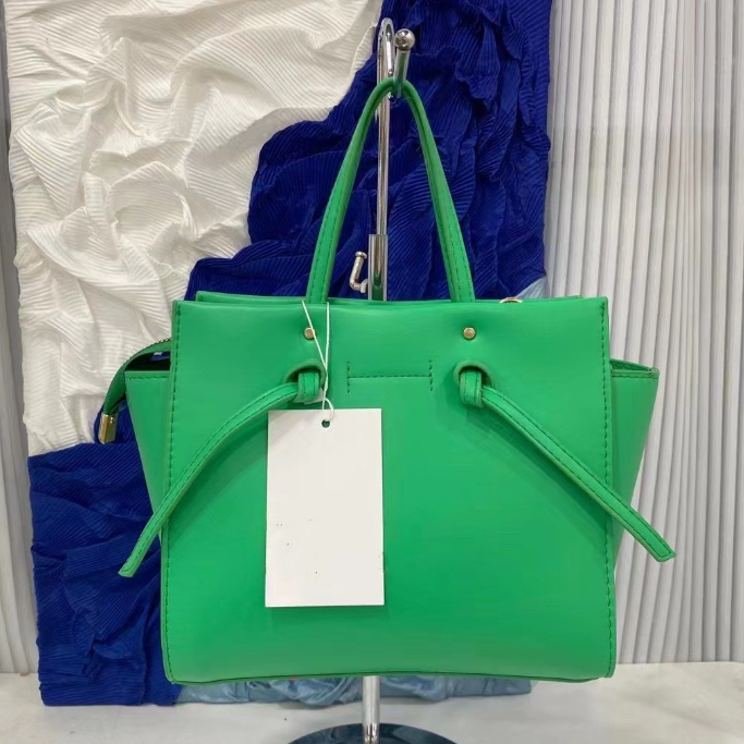 Fashion Evening bag Solid Color Tote Bag Large-Capacity Women's Square Bag Designer Handbasg, As pic
Fashion Evening bag Solid Color Tote Bag Large-Capacity Women's Square Bag Designer Handbasg, As pic