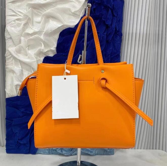 New Fashion Solid Color Tote Bag Large-Capacity Women's Square Bag Designer Handbasg, As pic
New Fashion Solid Color Tote Bag Large-Capacity Women's Square Bag Designer Handbasg, As pic