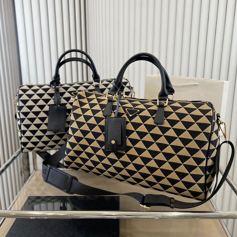 Men Cross Body Bag Designer Duffel Totes Large Travelling Shoulder Bags For Women Triangle Plaid Luggage Tote Gym Crossbody Handbags Kitbag, Black
Men Cross Body Bag Designer Duffel Totes Large Travelling Shoulder Bags For Women Triangle Plaid Luggage Tote Gym Crossbody Handbags Kitbag, Black