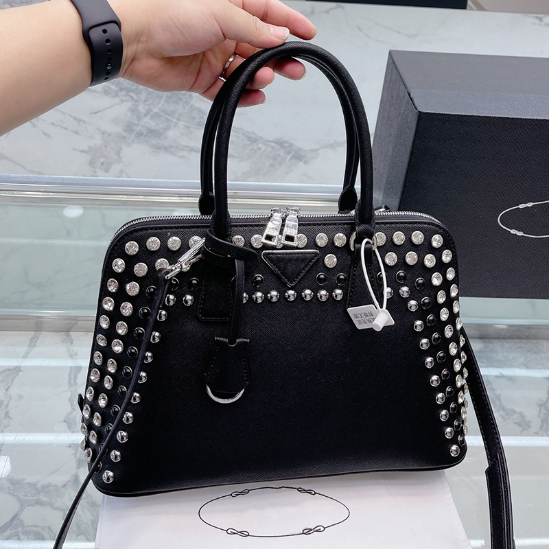 Designer Women Saffiano Shell Tote Bag Italy Milano Brand Diamonds Rivet Leather Shoulder Handbags Lady Black Killer Shopping Handbag Luxurys Designers Bags, Red
Designer Women Saffiano Shell Tote Bag Italy Milano Brand Diamonds Rivet Leather Shoulder Handbags Lady Black Killer Shopping Handbag Luxurys Designers Bags, Red