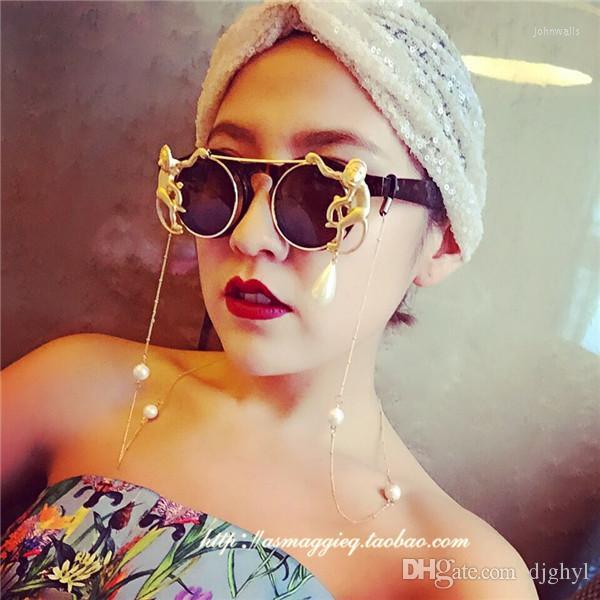 Sunglasses Fashion Retro Round Monkey Metal Chain Decoration Baroque Brand Designer Clamshell Cool Eyewear Women JewelrySunglasses
Sunglasses Fashion Retro Round Monkey Metal Chain Decoration Baroque Brand Designer Clamshell Cool Eyewear Women JewelrySunglasses
