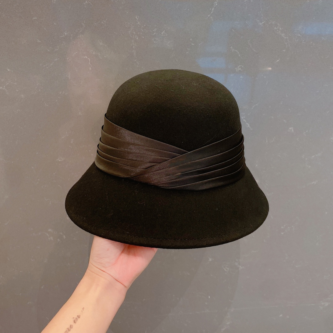 Winter Wool Downturned Brim Hat Bucket Hat Band Cap French Style Panama Fedora Hats Women, Black
Winter Wool Downturned Brim Hat Bucket Hat Band Cap French Style Panama Fedora Hats Women, Black