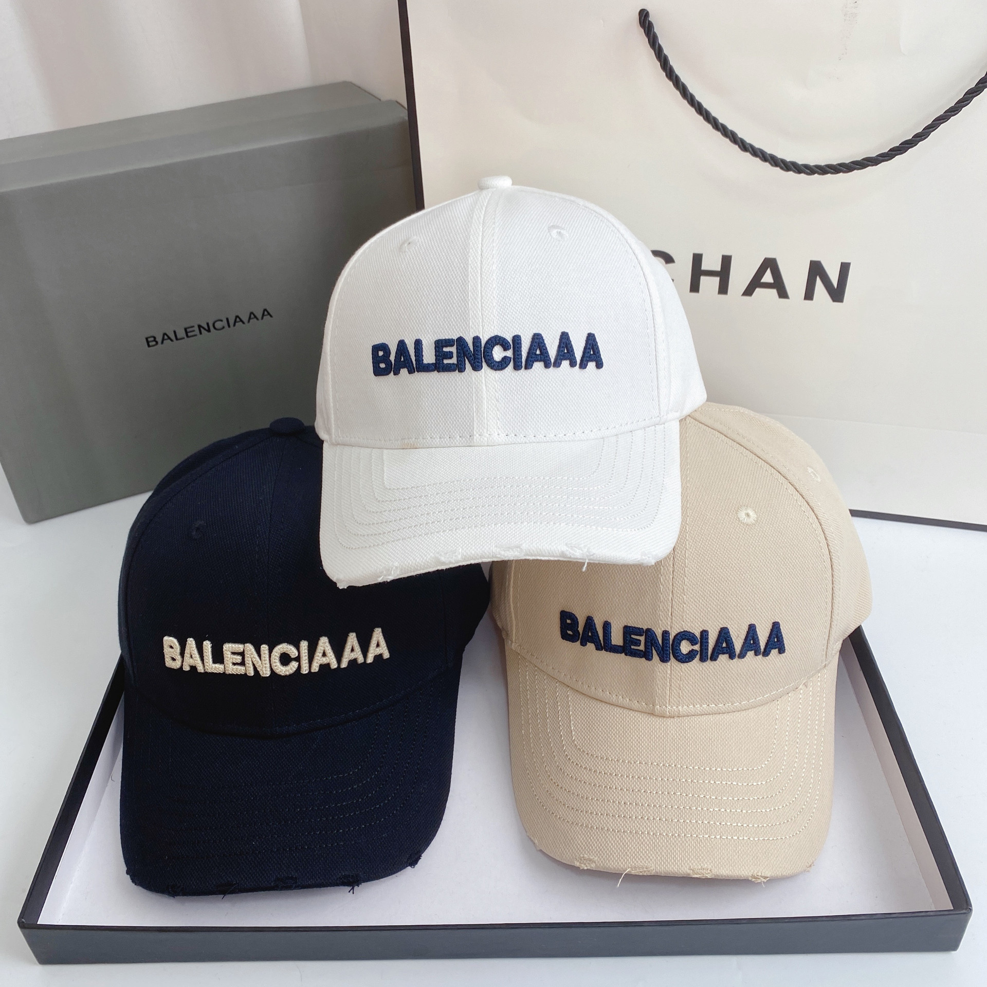 Ball Caps For Women And Man Designer Luxury Letter Solid Cotton Frayed Cap, Black
Ball Caps For Women And Man Designer Luxury Letter Solid Cotton Frayed Cap, Black