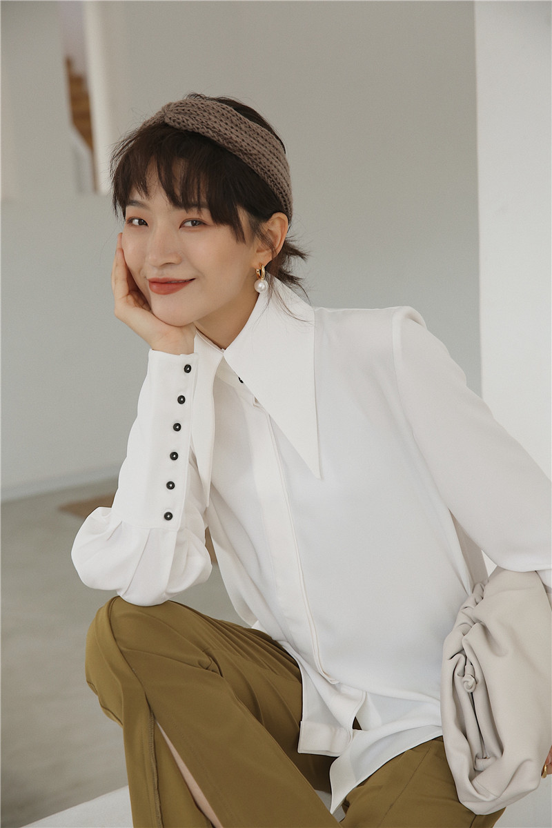 Women's Blouses Shirts England Style Vintage Blouse Autumn White Lantern Long Sleeve Big Pointed Lapel Simple Comfortable Loose Shirt Women 22082