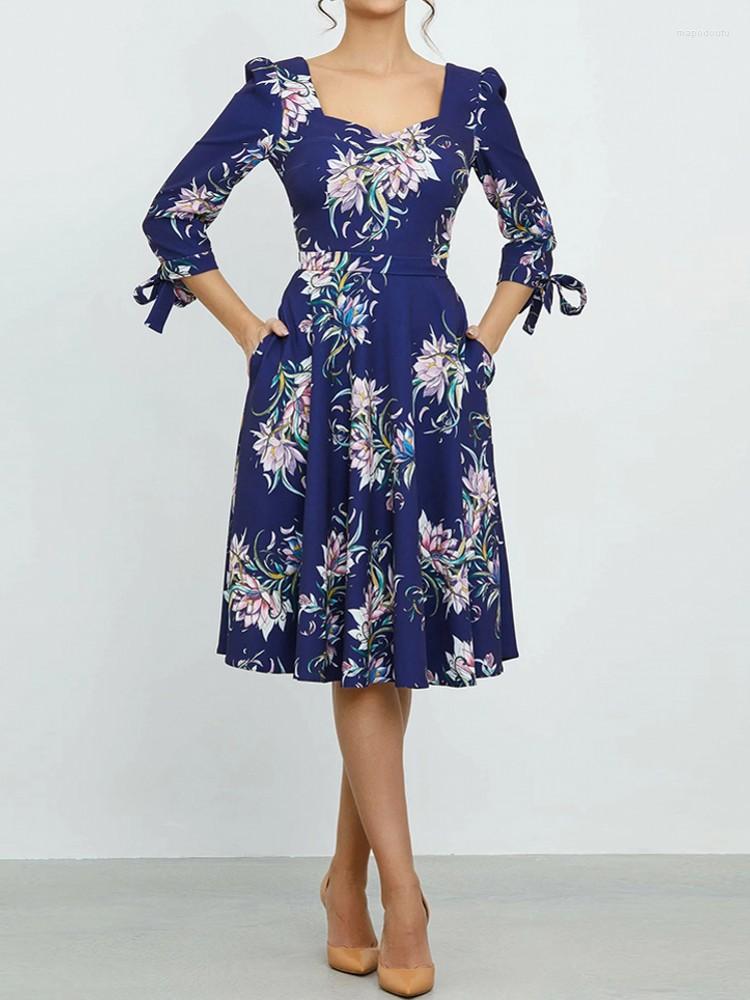Casual Dresses Autumn Elegant Vintage Flower Print Swing Dress V-Neck Pleated Party Women Fashion Office A-Line Midi Vestido, Deep blue
Casual Dresses Autumn Elegant Vintage Flower Print Swing Dress V-Neck Pleated Party Women Fashion Office A-Line Midi Vestido, Deep blue