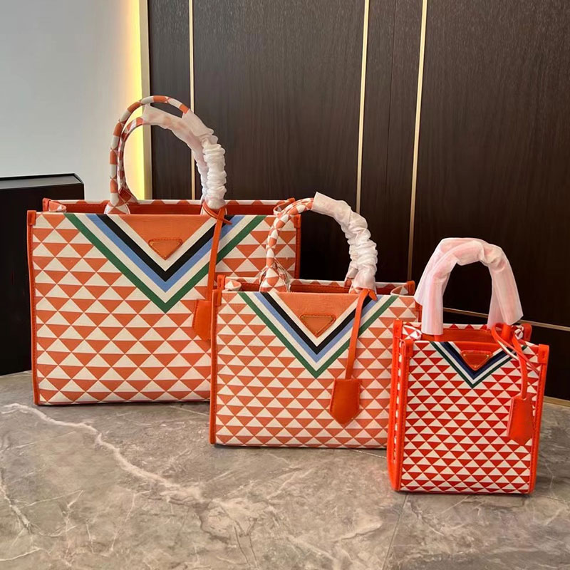 Designer Tote Bags Large Capacity Shopping Bag Canvas Panel Leather Women Shoulder Crossbody Bag Vibrant Color handbag lady handbags, Black
Designer Tote Bags Large Capacity Shopping Bag Canvas Panel Leather Women Shoulder Crossbody Bag Vibrant Color handbag lady handbags, Black