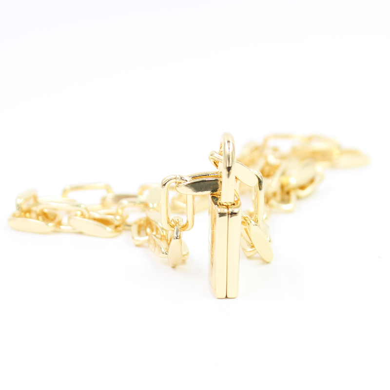 316L Stainless Steel V Love Lock Pendant Thick Chain Necklace Female Fashion Retro Exaggerated Punk Style Party
316L Stainless Steel V Love Lock Pendant Thick Chain Necklace Female Fashion Retro Exaggerated Punk Style Party