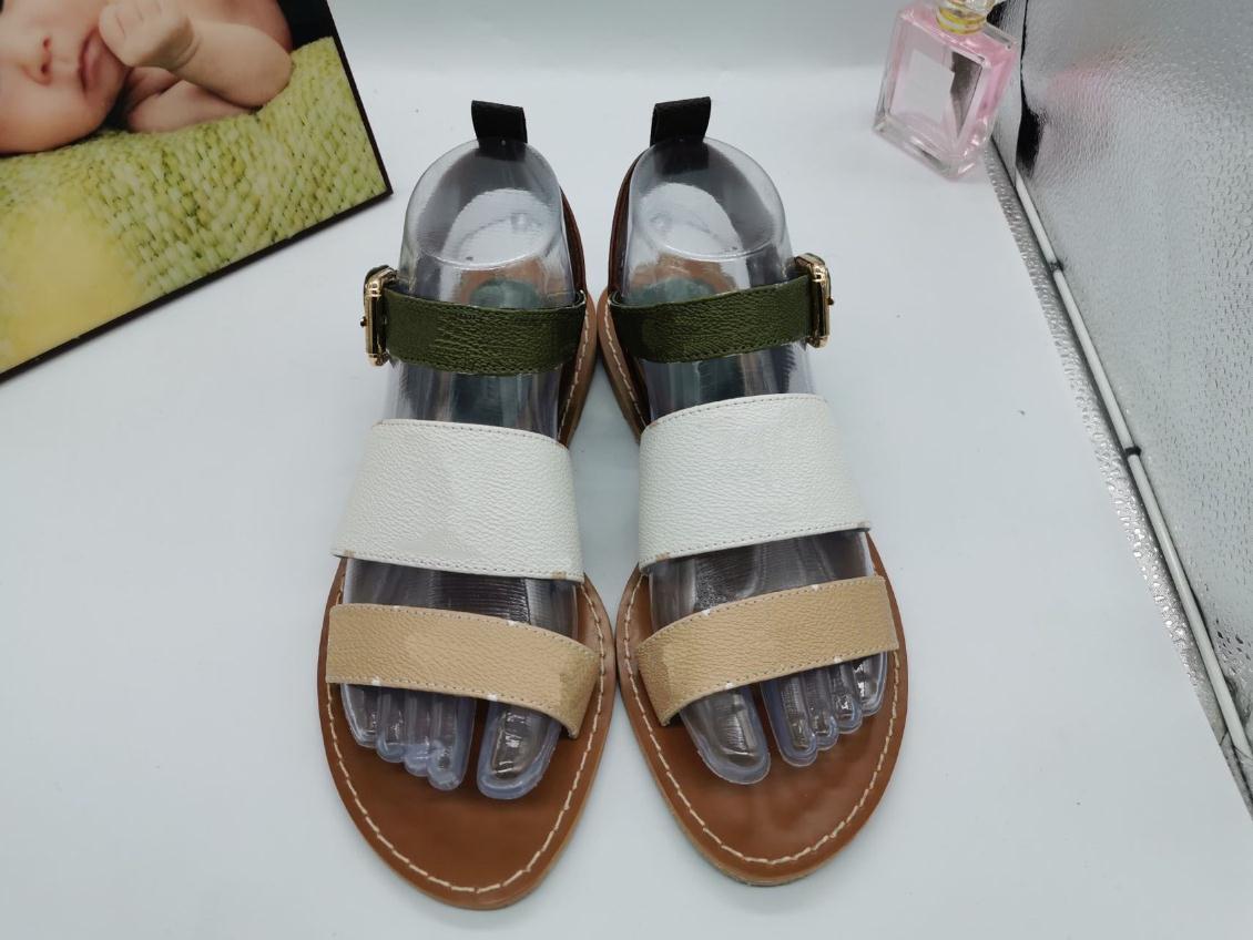 Slipper Sandals Famous Designer Ladies Flat Sandals Fashion Leather Luxury Shoes Women Flip-Flops Boxes and Dust Bags, 2#
Slipper Sandals Famous Designer Ladies Flat Sandals Fashion Leather Luxury Shoes Women Flip-Flops Boxes and Dust Bags, 2#