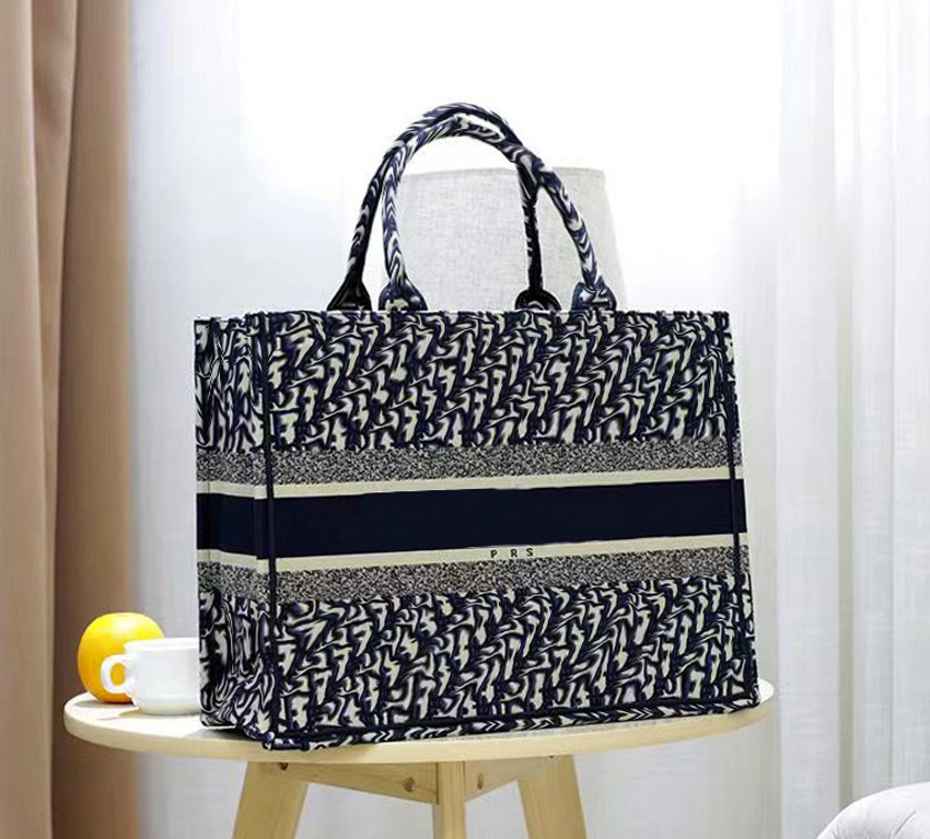 TOP designer bag linen beach tote bag luxury large capacity embroidery high quality bag celebrity party transparent beige black versatile fashion bags, Dust bag
TOP designer bag linen beach tote bag luxury large capacity embroidery high quality bag celebrity party transparent beige black versatile fashion bags, Dust bag