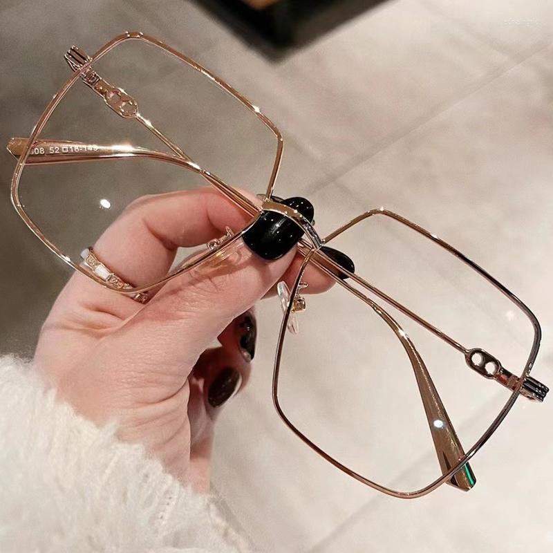 Sunglasses Frames Oversized Square Anti-blue Light Glasses Frame For Women Vintage Alloy Beige Gold Computer Myopia Eyeglasses Female
Sunglasses Frames Oversized Square Anti-blue Light Glasses Frame For Women Vintage Alloy Beige Gold Computer Myopia Eyeglasses Female