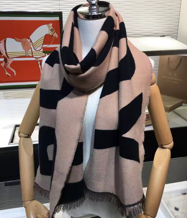 Fashion Brand Designer Plaid Winter Scarf Women Luxury Warm Foulard Solid Scarves Fashion Casual Scarfs Cashmere Wraps Accessories
Fashion Brand Designer Plaid Winter Scarf Women Luxury Warm Foulard Solid Scarves Fashion Casual Scarfs Cashmere Wraps Accessories