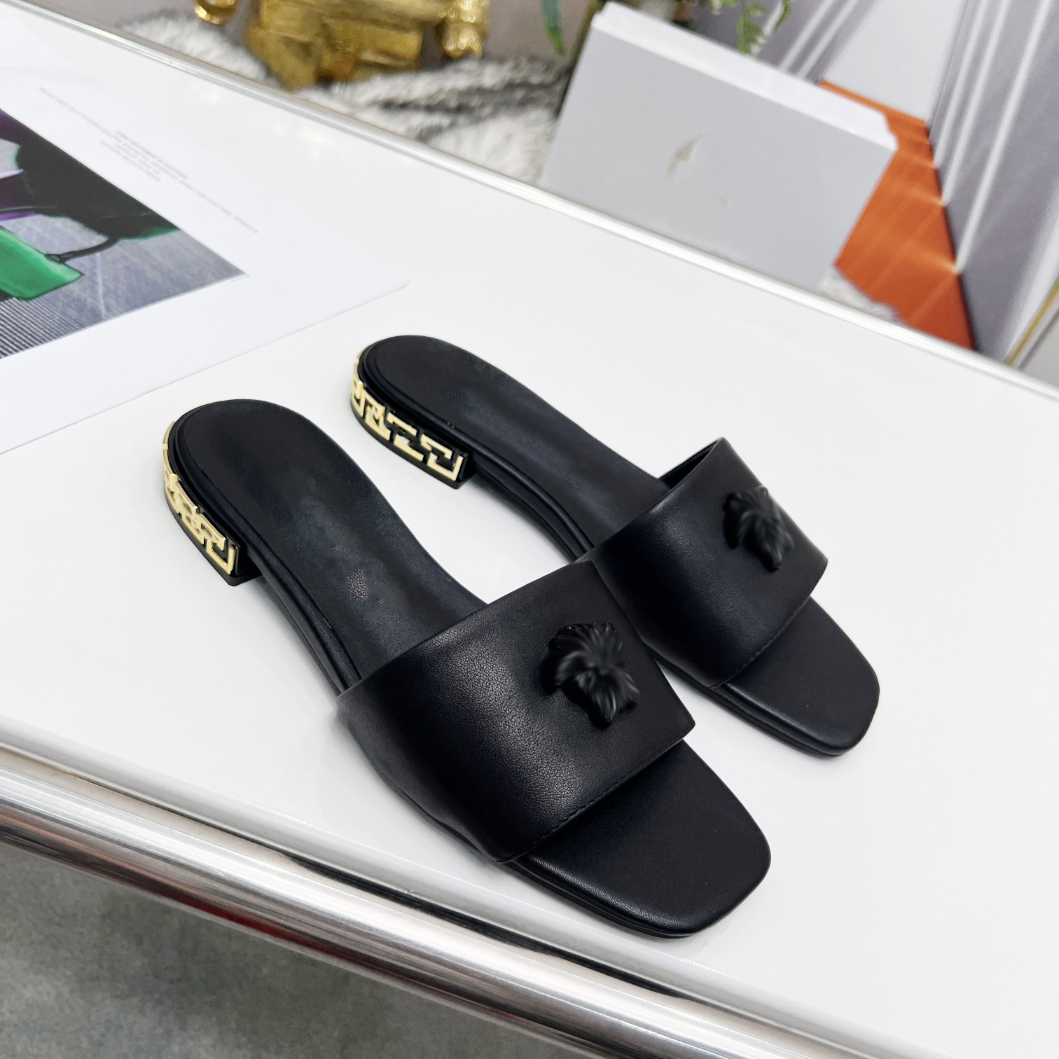 Designer Women Summer Shoes Flat Slippers La Medusa Sandals Ladies Mules Fashion Leather Beauty Head Woman sdd, 14
Designer Women Summer Shoes Flat Slippers La Medusa Sandals Ladies Mules Fashion Leather Beauty Head Woman sdd, 14