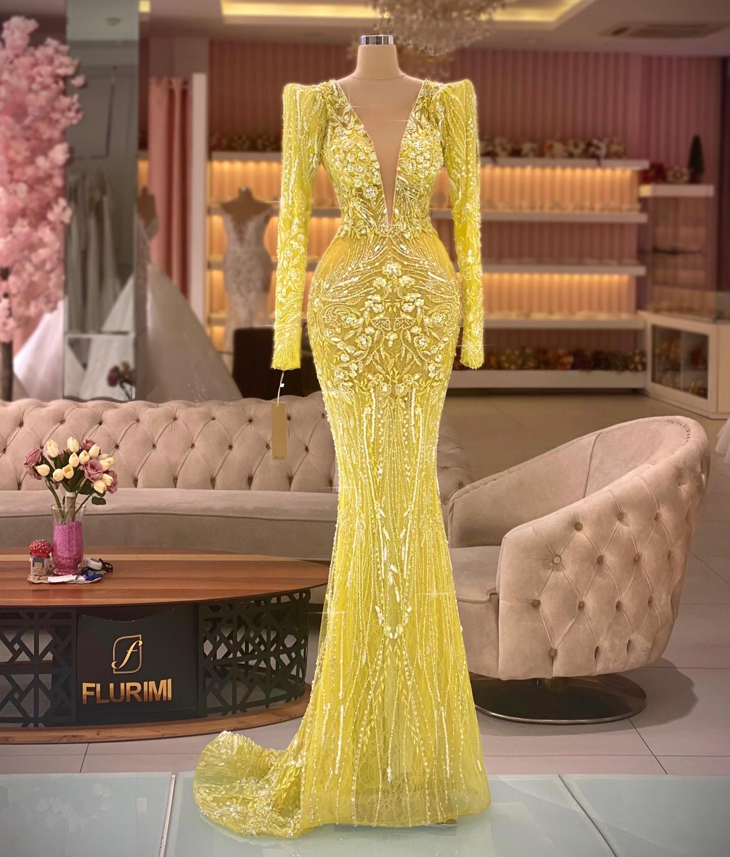 Yellow Evening Dresses Long Sleeves Deep V Neck Lace Floor Length Hollow Sparkling Beaded Appliques 3D Sequins Sexy Fashion Plus Size Celebrity Party 