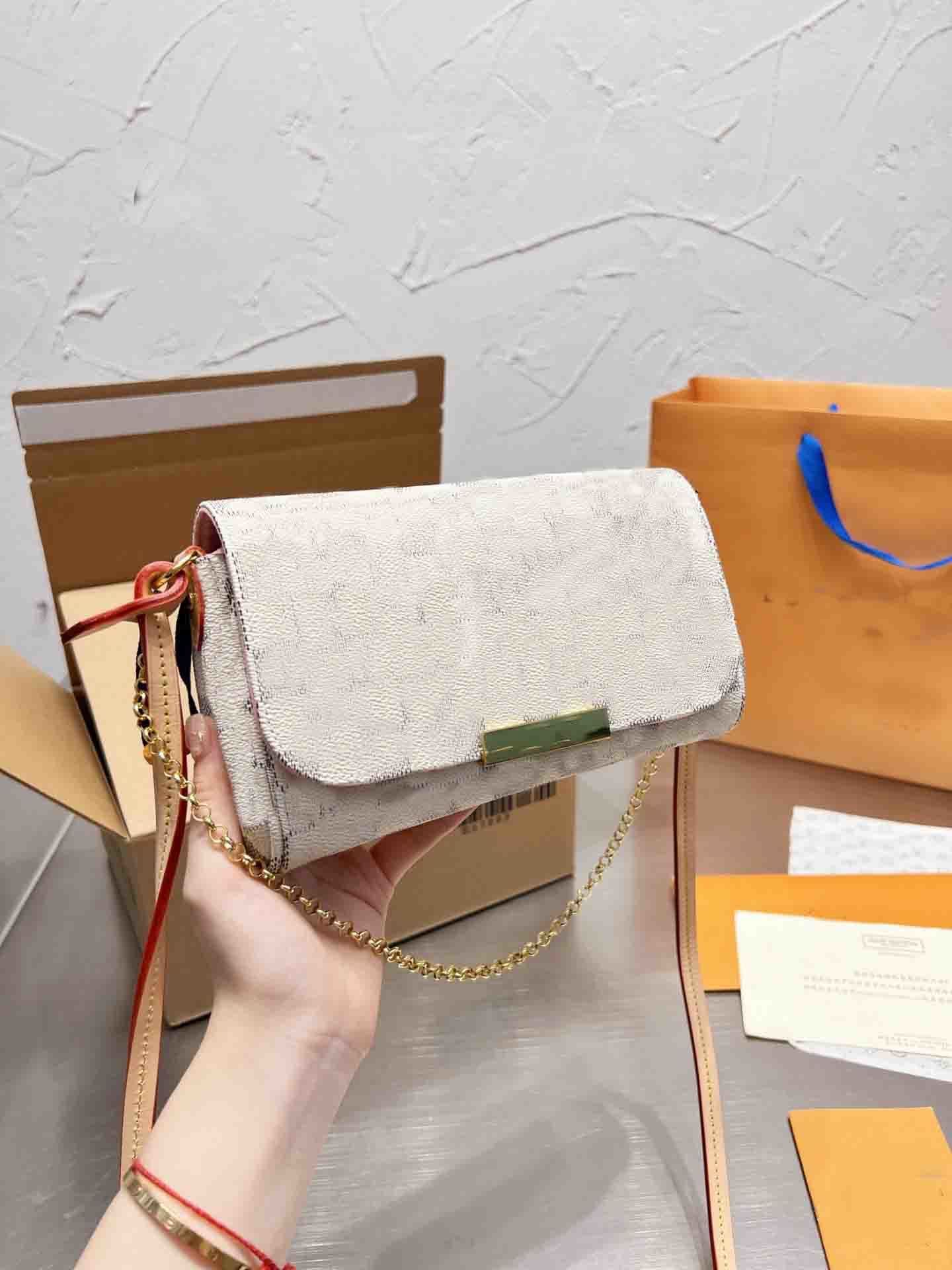 High Quality leather WOMEN luxury designer bags famous brand Brown Flower White Check Handbags messenger crossbody chain shoulder bag Totes
High Quality leather WOMEN luxury designer bags famous brand Brown Flower White Check Handbags messenger crossbody chain shoulder bag Totes