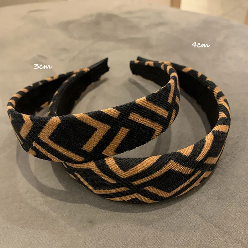 Brown Headbands Headwraps Designer Headband F Letters Designer Accessories Hair Hoops Headwrap Woman Luxurys Designers Jewelry Clo8432061
Brown Headbands Headwraps Designer Headband F Letters Designer Accessories Hair Hoops Headwrap Woman Luxurys Designers Jewelry Clo8432061
