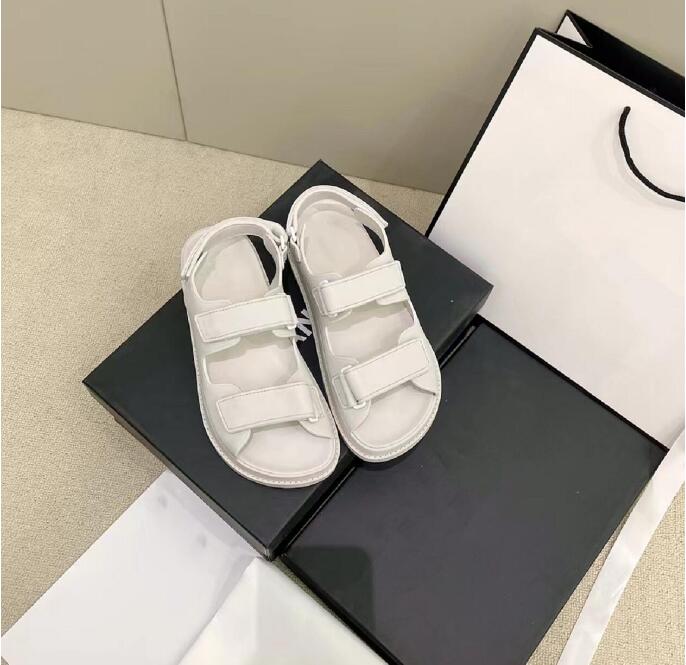 Solid Color Slippers Rubber Flat Bottom Sandal Women's Fashion Summer Sandal Outdoor Leisure Slipper Luxury Soft Beach Shoes Designer classic Women Girl, P4
Solid Color Slippers Rubber Flat Bottom Sandal Women's Fashion Summer Sandal Outdoor Leisure Slipper Luxury Soft Beach Shoes Designer classic Women Girl, P4