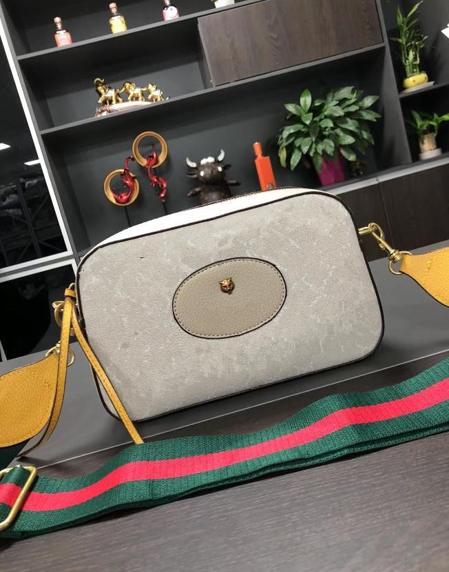 Crossbody Bag Vintage Messenger Bags Female HandBag Camera Style Purse Luxury Beige Canvas Handbags Leather Clutch Fashion Cross Body Shoulder Bag, No bag
Crossbody Bag Vintage Messenger Bags Female HandBag Camera Style Purse Luxury Beige Canvas Handbags Leather Clutch Fashion Cross Body Shoulder Bag, No bag