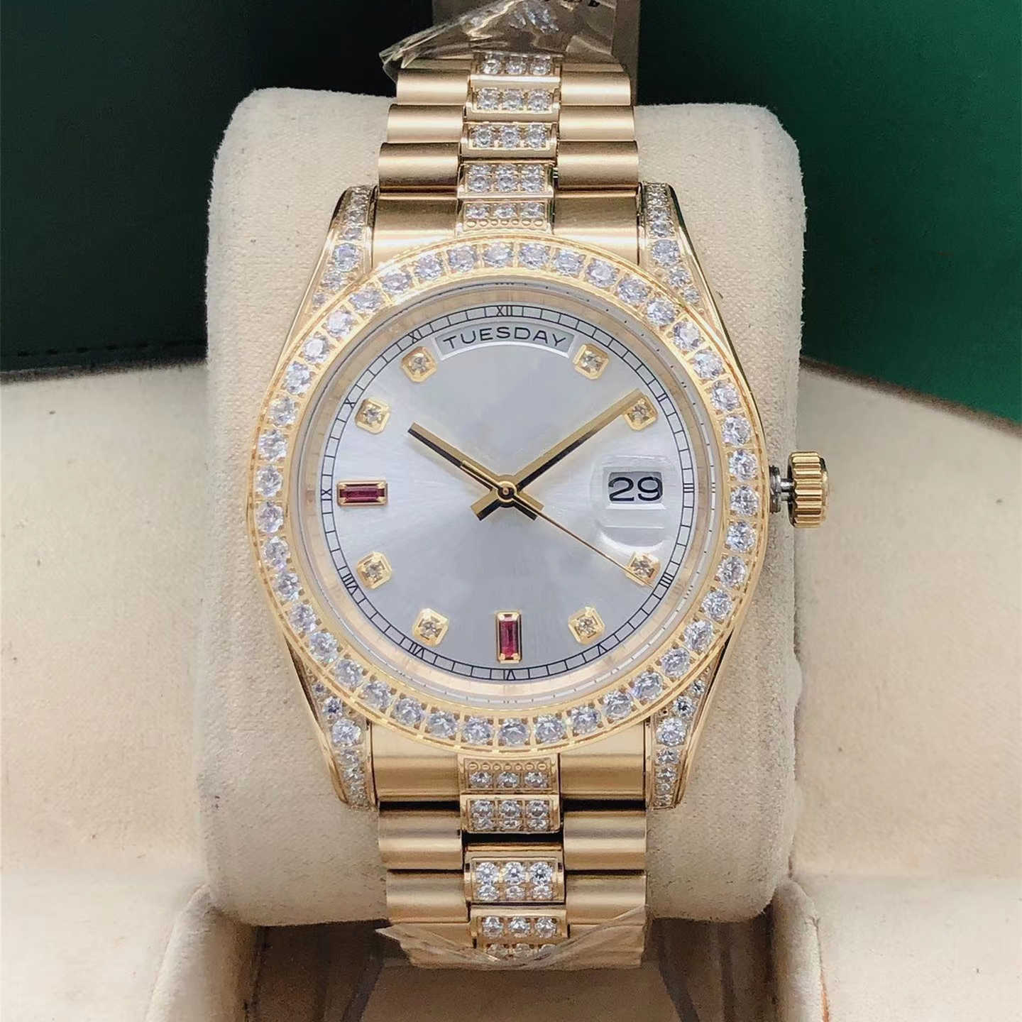 Luxury designer classic fashion automatic mechanical watch size 41mm ring sapphire glass waterproof function
Luxury designer classic fashion automatic mechanical watch size 41mm ring sapphire glass waterproof function
