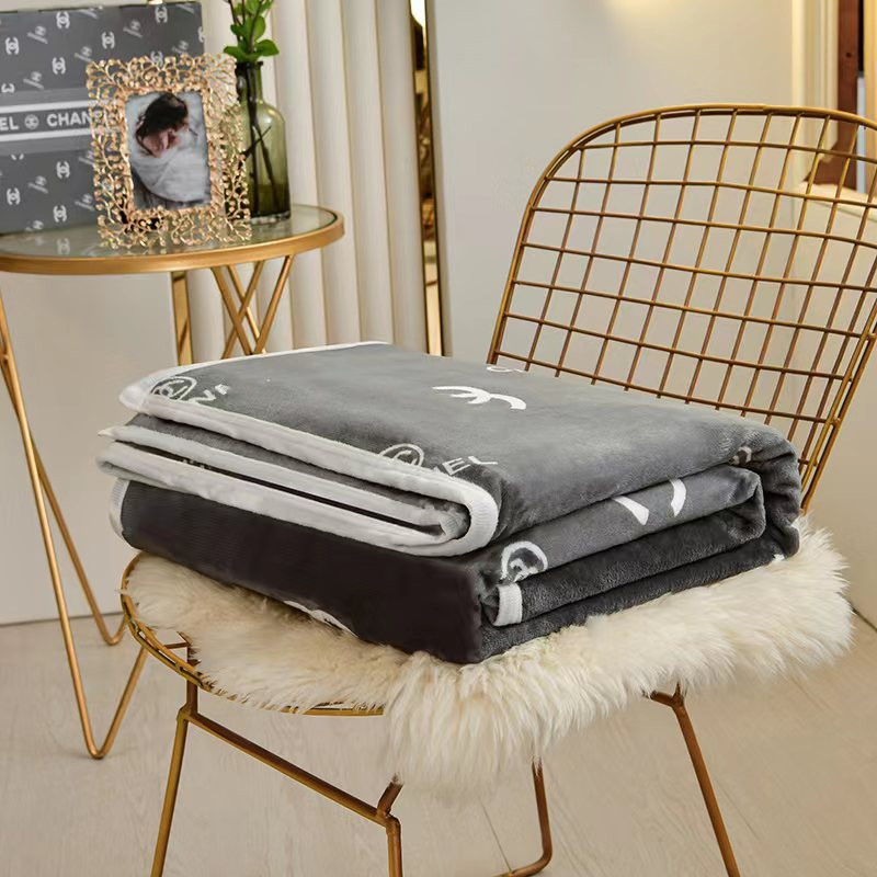 Brand home blanket C letter travel blankets adults kids carpet textiles gifts 2 colors
Brand home blanket C letter travel blankets adults kids carpet textiles gifts 2 colors