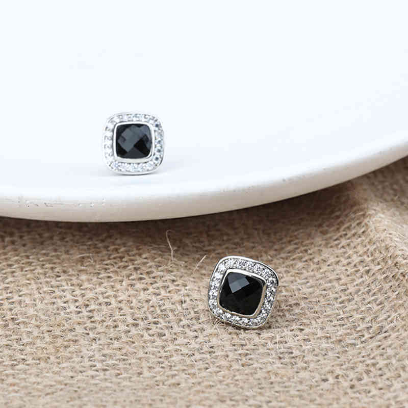 Quality Diamond Designer Earings Stud Earing Fashion Jewelry Women High Faux Black Onyx with Zircon Design Wedding Jewellery
Quality Diamond Designer Earings Stud Earing Fashion Jewelry Women High Faux Black Onyx with Zircon Design Wedding Jewellery
